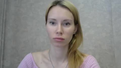 _alex1819 online show from May 18, 7:03 am