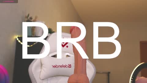 _alexa_gold_ online show from December 9, 3:44 pm