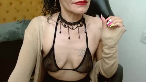 Snapshot of _alexandrajones chatting on March 1, 9:29 am Alexandra online show from March 1, 9:29 am