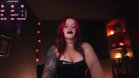 Snapshot of _alice_d chatting on October 22, 7:13 pm Miss Alice  My internet sucks these days see you soon online show from October 22, 7:13 pm