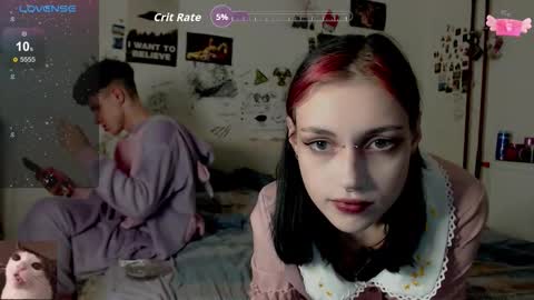 Charlotte and Alex online show from September 25, 7:28 pm
