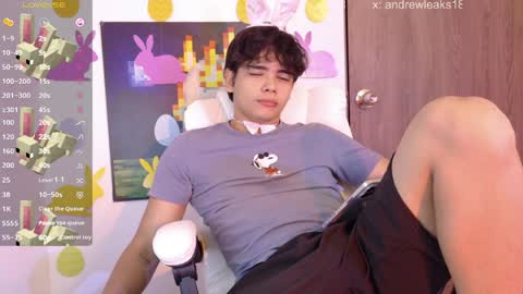 Snapshot of _an_drew18 chatting on April 5, 1:30 pm _an_drew18 online show from April 5, 1:30 pm