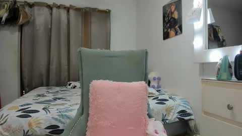 Analia online show from April 24, 1:19 am