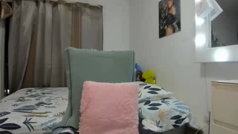 Analia online show from April 28, 2:27 am