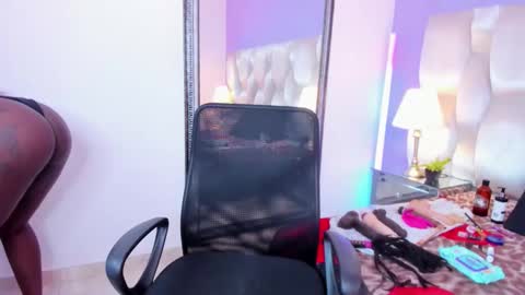 Snapshot of _analyy_ chatting on March 17, 8:45 pm Analy online show from March 17, 8:45 pm