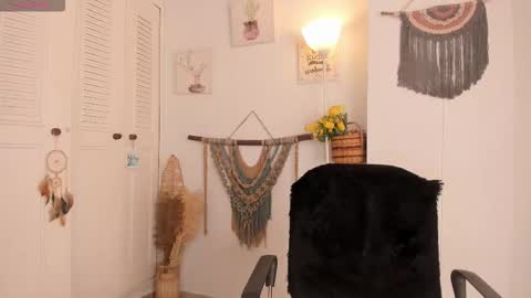 Ana Ruiz online show from March 14, 9:20 pm