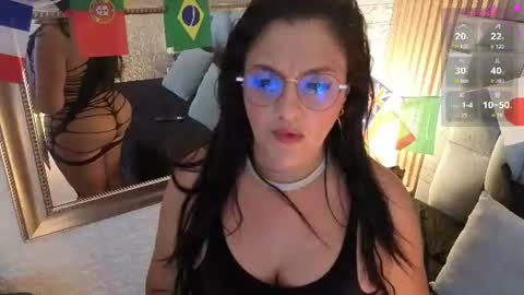 Snapshot of _andrealopez chatting on June 22, 3:58 am _andrealopez online show from June 22, 3:58 am
