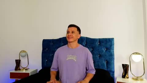 _andrewfalcon2 online show from February 3, 12:36 pm