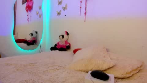 Snapshot of _angelnaugthy_ chatting on March 31, 10:54 pm ANGEL online show from March 31, 10:54 pm