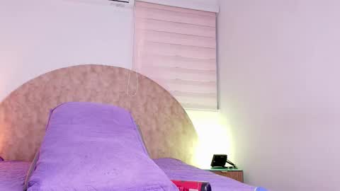 Snapshot of _aniisha_ chatting on February 14, 7:21 pm Any online show from February 14, 7:21 pm