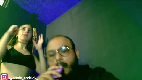 Annie Andrick online show from October 8, 1:42 pm