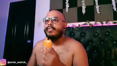 Annie Andrick online show from March 29, 9:09 am