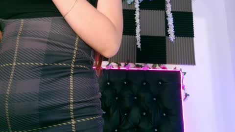 Annie Andrick online show from April 1, 11:22 am