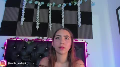 Annie Andrick online show from April 2, 11:19 am