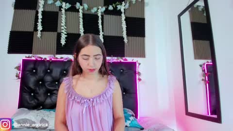 Annie Andrick online show from May 2, 11:15 am