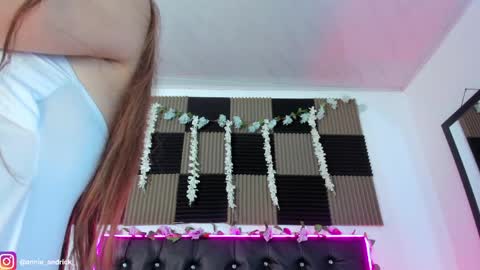 Annie Andrick online show from May 17, 9:17 am
