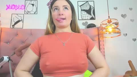 Snapshot of _antonella_11 chatting on October 7, 11:35 pm _antonella_11 online show from October 7, 11:35 pm