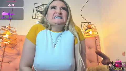 _antonella_11 online show from January 14, 9:42 pm
