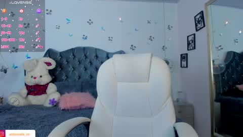 antonnela online show from December 2, 9:17 pm