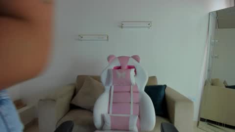    online show from October 27, 12:09 pm