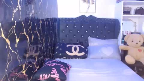 Snapshot of _arah chatting on September 19, 1:51 am arah online show from September 19, 1:51 am