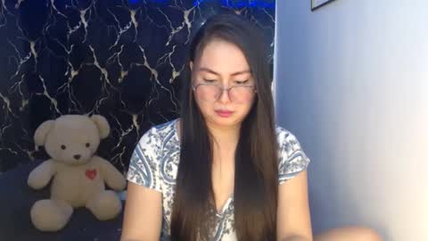 Snapshot of _arah chatting on October 22, 2:45 am arah online show from October 22, 2:45 am