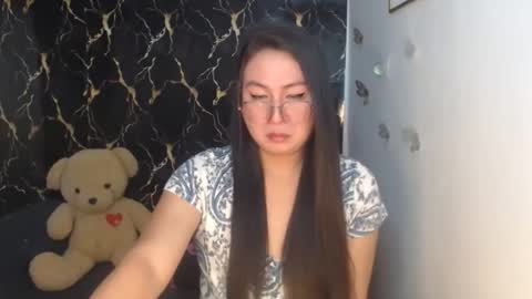 Snapshot of _arah chatting on November 1, 11:12 am arah online show from November 1, 11:12 am