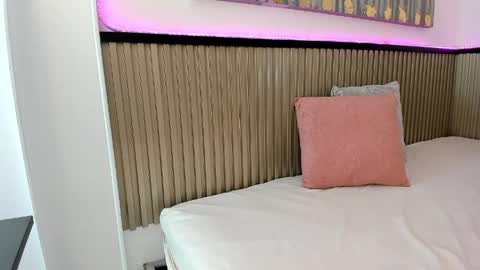 _aria_carter_ online show from May 6, 12:32 pm