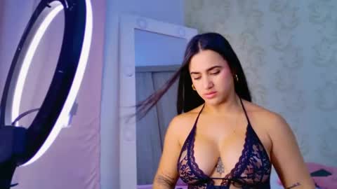 Queen Cruz online show from March 22, 1:31 am