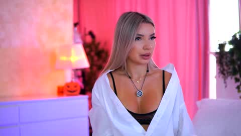 Arielle online show from November 17, 9:59 am