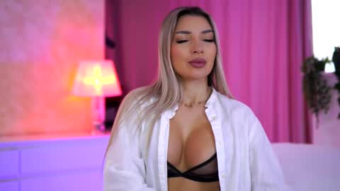 Arielle online show from January 8, 8:49 am