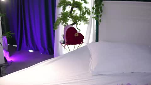 Arielle online show from May 5, 5:59 am