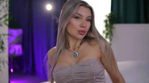 Arielle online show from May 8, 7:25 am