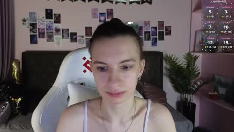 Snapshot of _ash_leyy_ chatting on January 7, 1:30 am _ash_leyy_ online show from January 7, 1:30 am