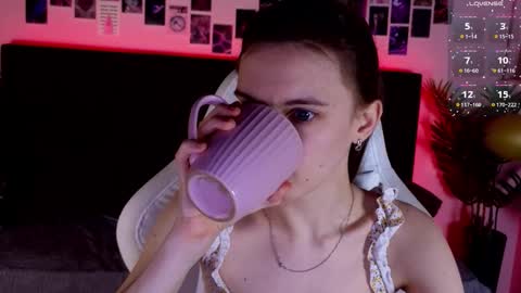 Snapshot of _ash_leyy_ chatting on January 8, 1:41 am _ash_leyy_ online show from January 8, 1:41 am