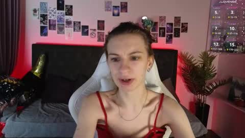 Snapshot of _ash_leyy_ chatting on January 14, 1:33 am _ash_leyy_ online show from January 14, 1:33 am