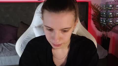 Snapshot of _ash_leyy_ chatting on January 15, 1:32 am _ash_leyy_ online show from January 15, 1:32 am