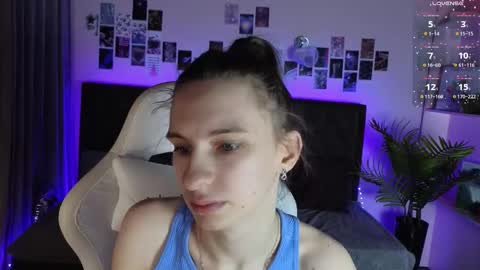 Snapshot of _ash_leyy_ chatting on February 3, 1:26 am _ash_leyy_ online show from February 3, 1:26 am