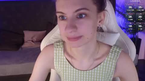 Snapshot of _ash_leyy_ chatting on February 10, 1:32 am _ash_leyy_ online show from February 10, 1:32 am