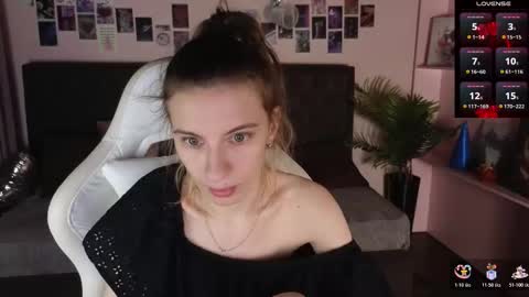 Snapshot of _ash_leyy_ chatting on February 16, 1:24 am _ash_leyy_ online show from February 16, 1:24 am