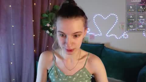 Snapshot of _ash_leyy_ chatting on February 27, 1:27 am _ash_leyy_ online show from February 27, 1:27 am