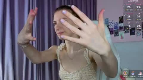 Snapshot of _ash_leyy_ chatting on April 11, 1:32 am _ash_leyy_ online show from April 11, 1:32 am