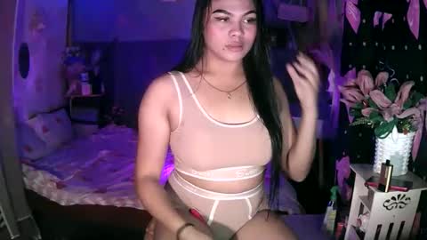 _asianslutyymikha_ online show from April 8, 10:15 am