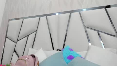 Aura online show from May 15, 3:24 am