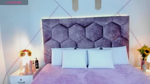 _aurora_collins_ online show from October 26, 1:28 pm