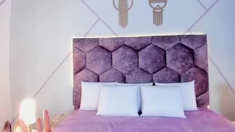 _aurora_collins_ online show from November 1, 1:13 pm