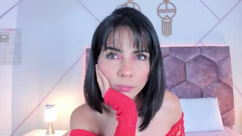 _aurora_collins_ online show from December 4, 12:36 pm