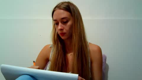 _aurora_sweet online show from September 15, 9:31 am