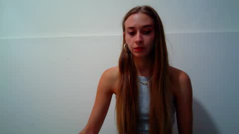 _aurora_sweet online show from September 19, 11:00 am