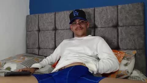 Snapshot of _austinmoon chatting on January 16, 1:42 am _austinmoon online show from January 16, 1:42 am